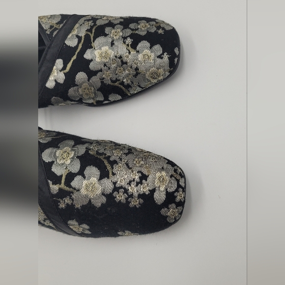 Ladies size 8 tender tootsies slip on loafers / slippers - floral canvas raised - Picture 2 of 6